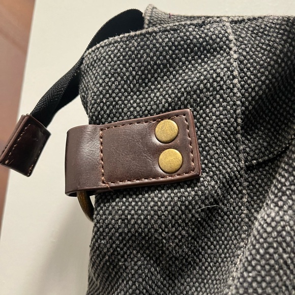 BDG BLACK CANVAS TOTE BAG WITH LEATHER HANDLES. - Picture 8 of 12